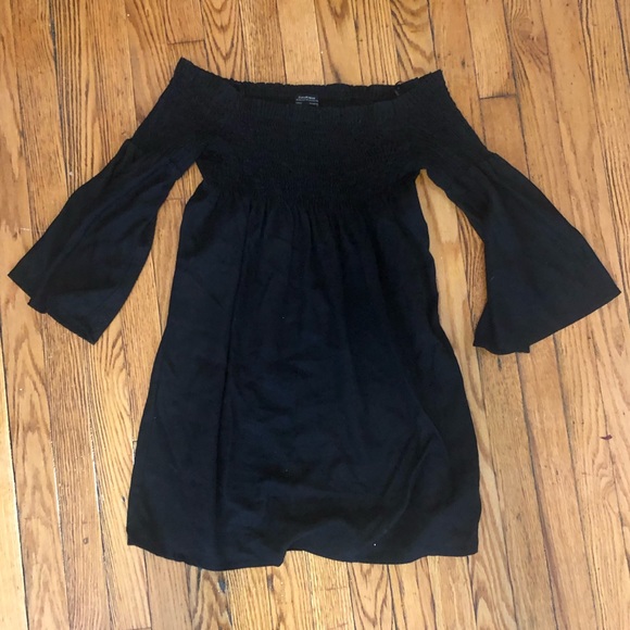 Zara Dresses & Skirts - Zara Small Black Off The Shoulder Dress Zara Dresses & Skirts - Zara Small Black Off The Shoulder Dress